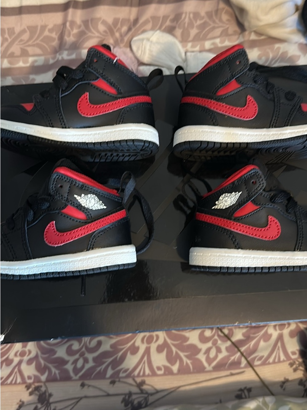 Nike Air Jordan 1 Mid Black Red Bred Toddler Size 5C